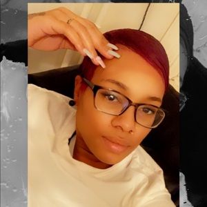 Meet your Posher, Brittney